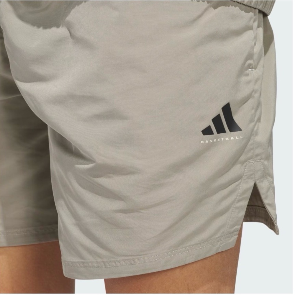 💙NWT💙 ADIDAS Basketball Woven Shorts